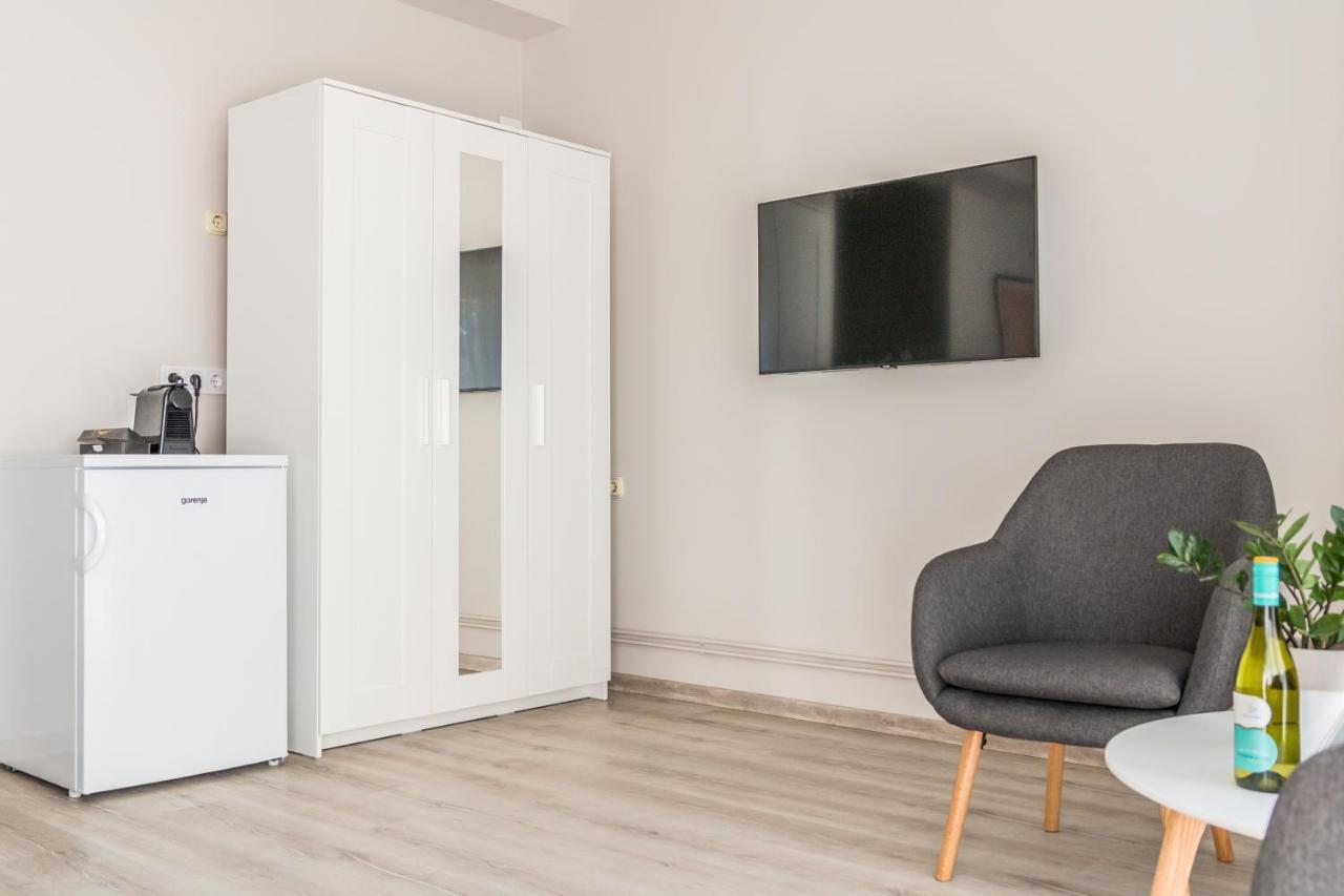Villa 21 Boutique Rooms Balatonalmádi Esterno foto