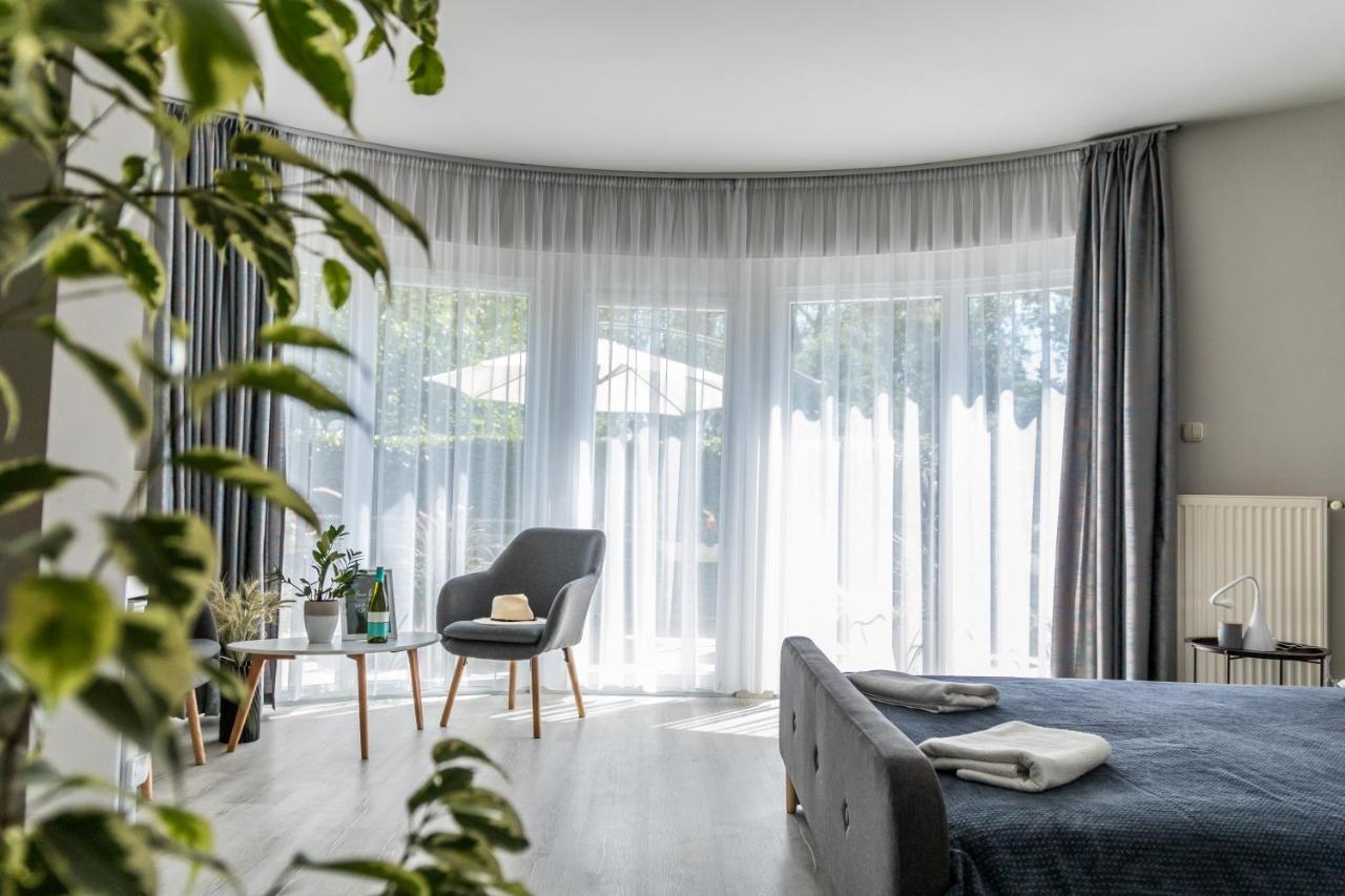 Villa 21 Boutique Rooms Balatonalmádi Esterno foto