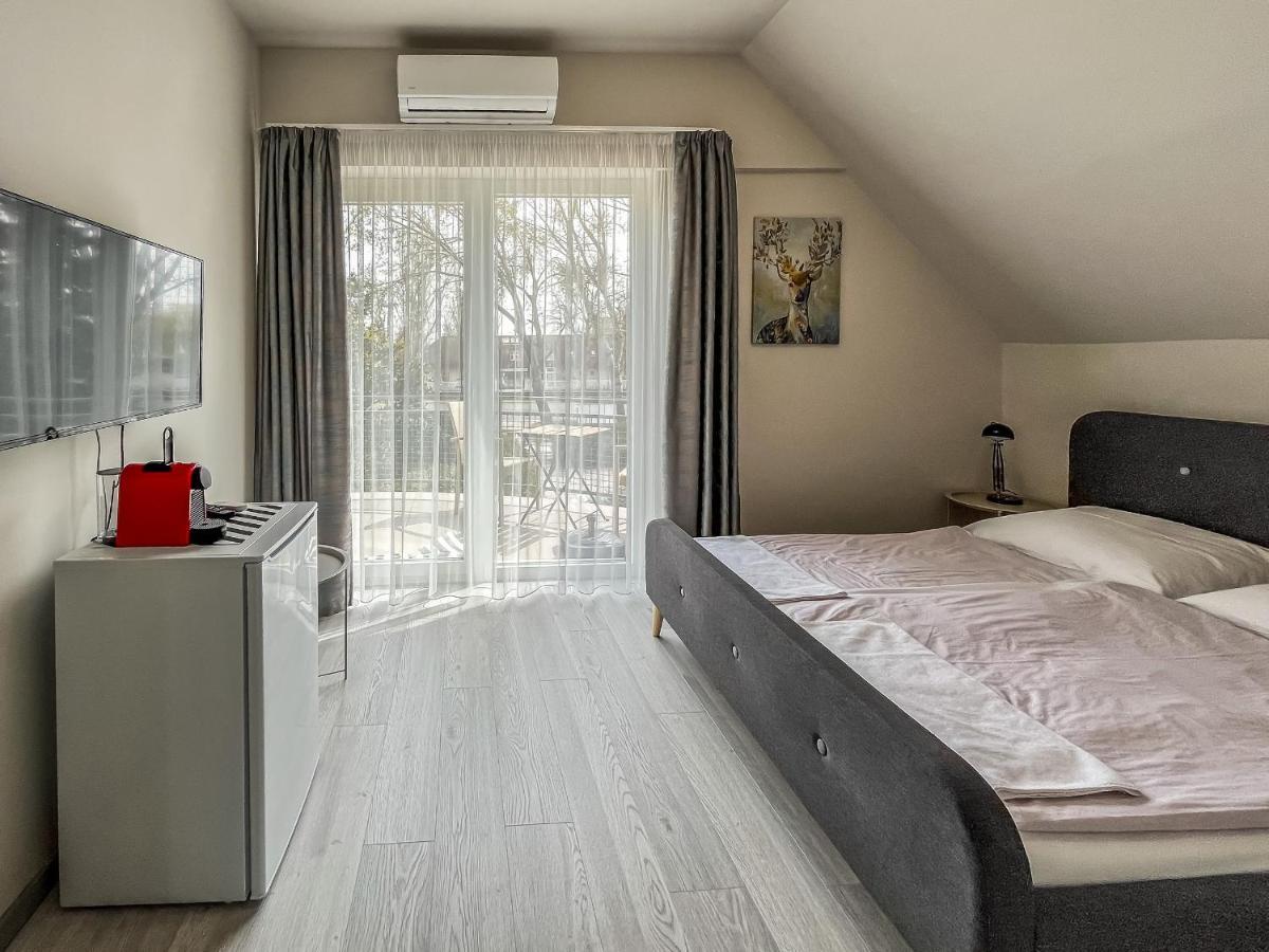Villa 21 Boutique Rooms Balatonalmádi Esterno foto